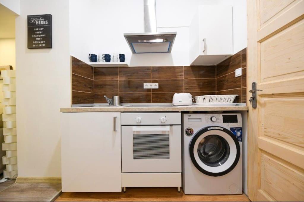 1 Bedroom Flat In Nyar Str., Central Budapest Exterior foto